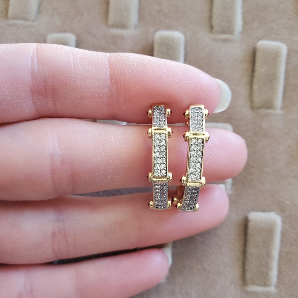 Brand new hoop earring for women